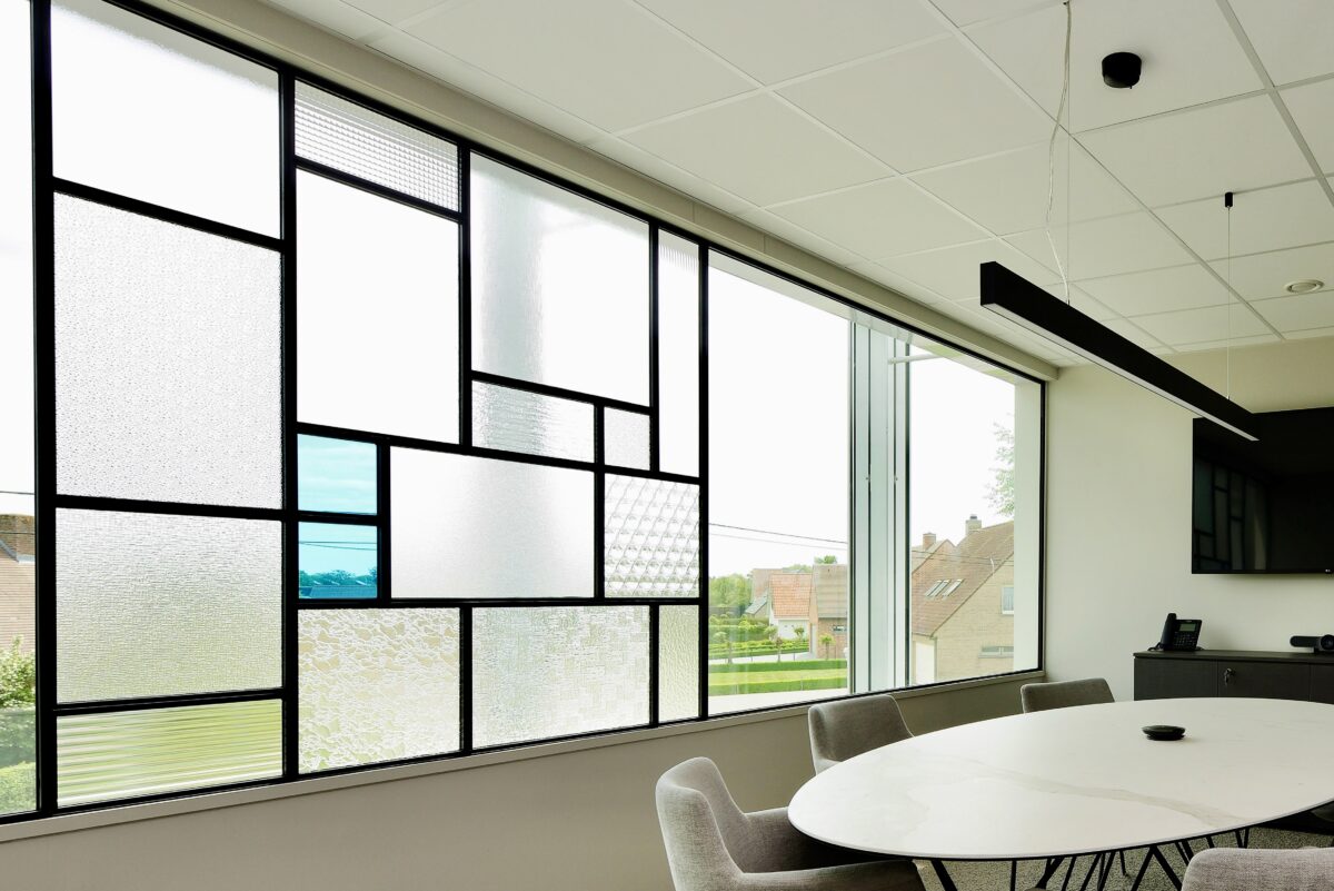 Solitherm figuurglas vergaderzaal